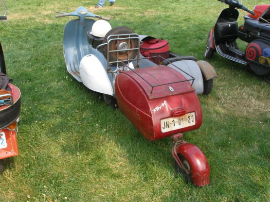 vespa with trailer
