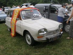 Ami 8 with flag